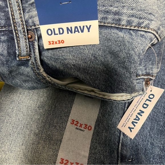Old Navy Men’s 32x30 Basic Skinny Built In Flex Medium Wash Jeans NWOT Casual - Picture 6 of 10